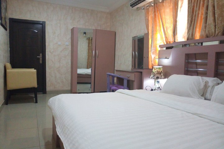 Room 11 of 44