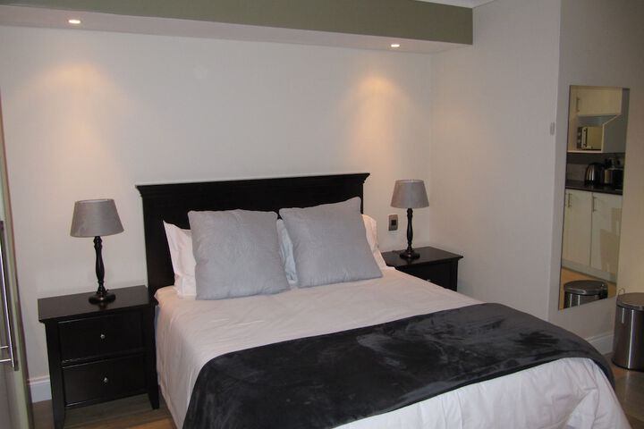 Room 5 of 94