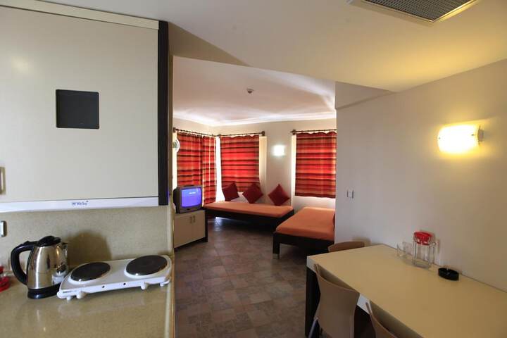 Room 5 of 40