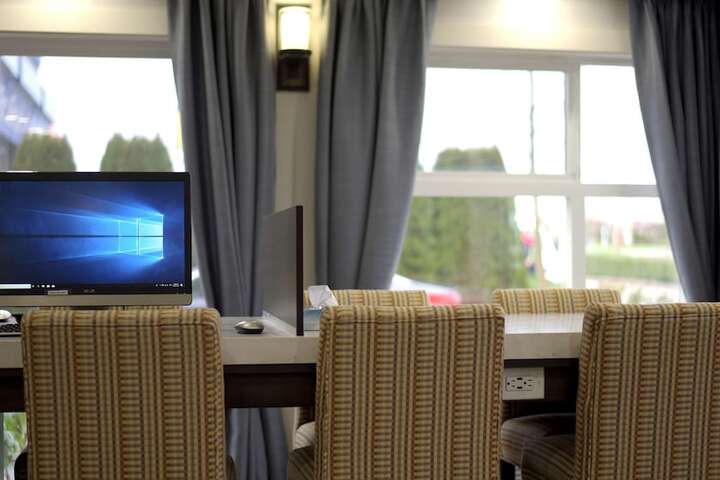 Business Center 50 of 51