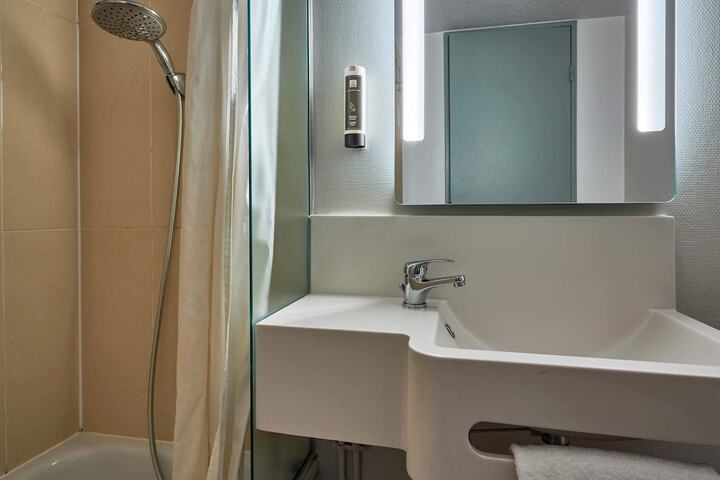 Room 20 of 35