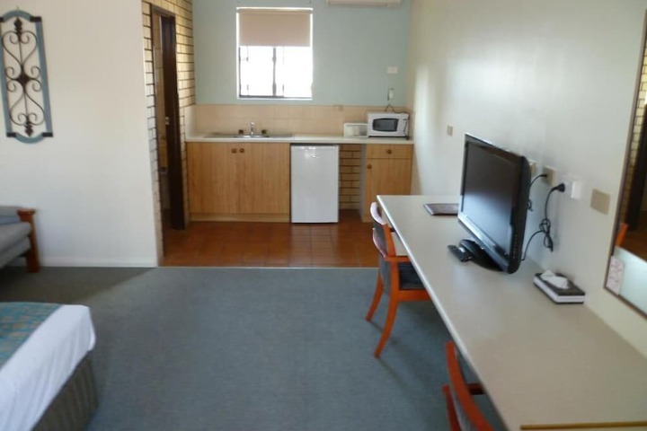 Room 5 of 28