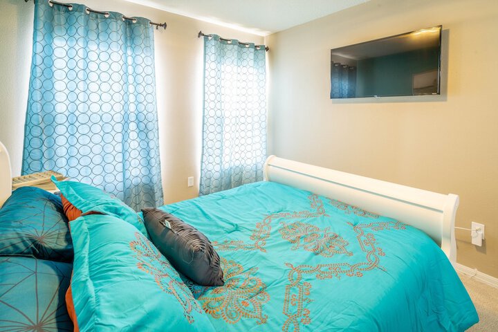 Room 7 of 28