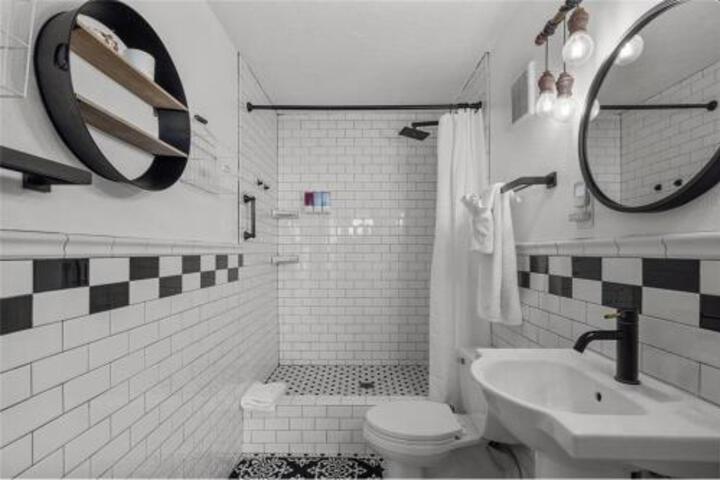 Room 34 of 44