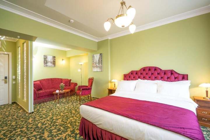 Room 14 of 39