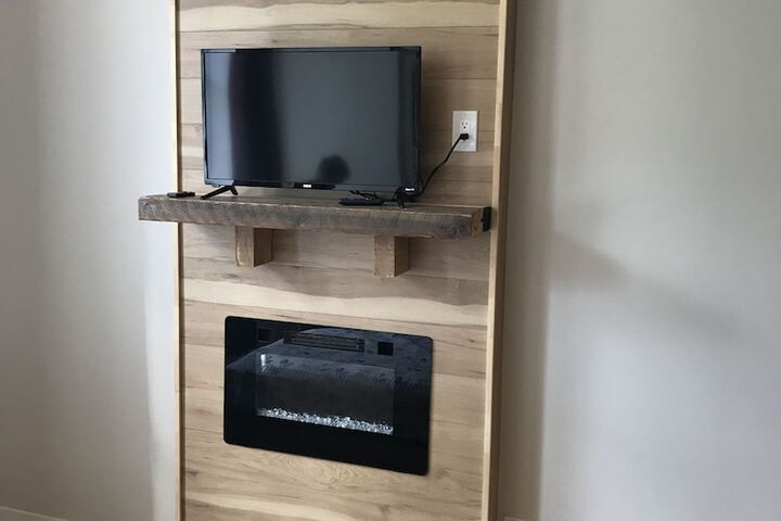 Room 25 of 102