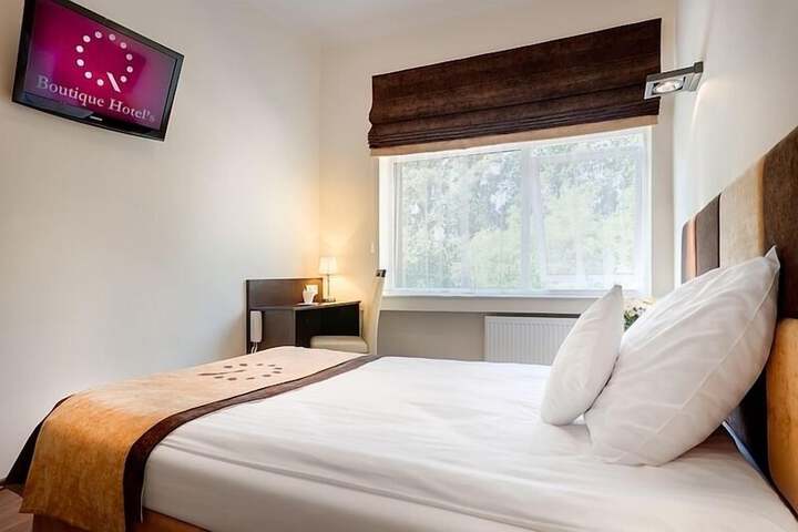 Room 14 of 60