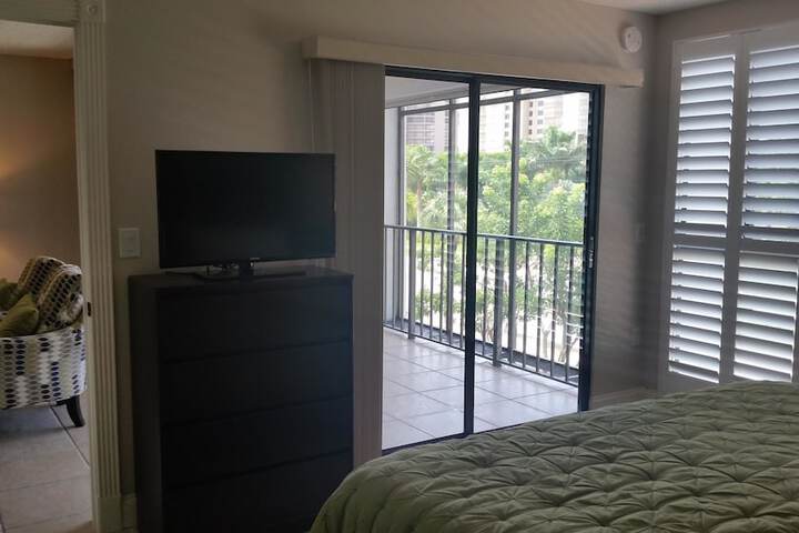 Room 2 of 17