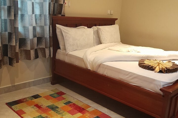 Room 2 of 65