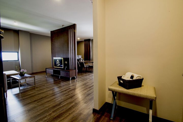 Room 9 of 22
