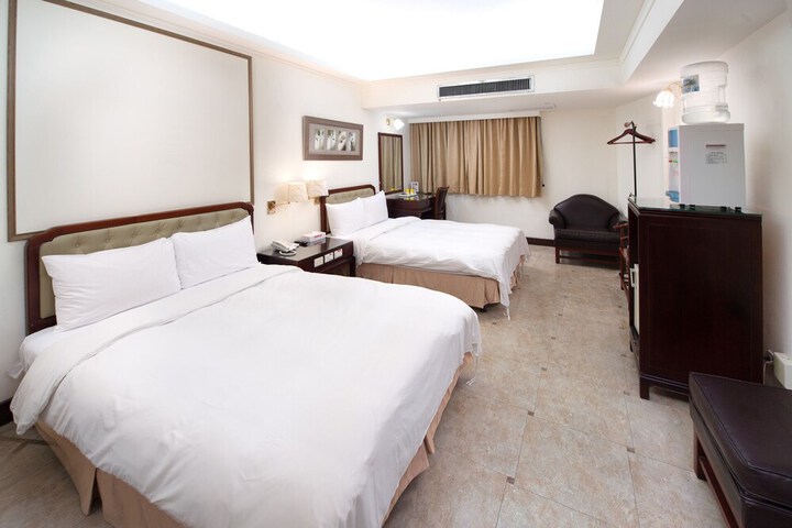 Room 4 of 38