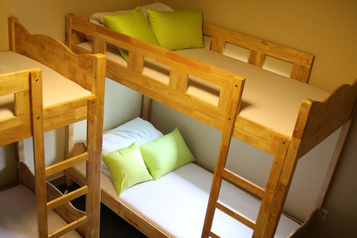 Room 5 of 13