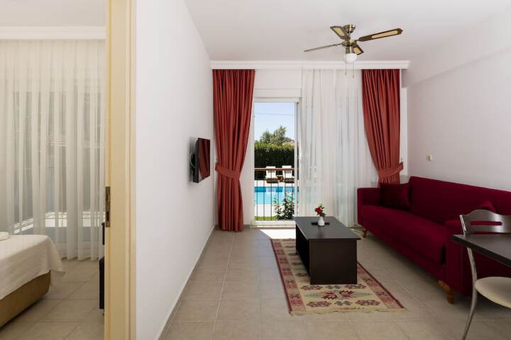Room 2 of 38