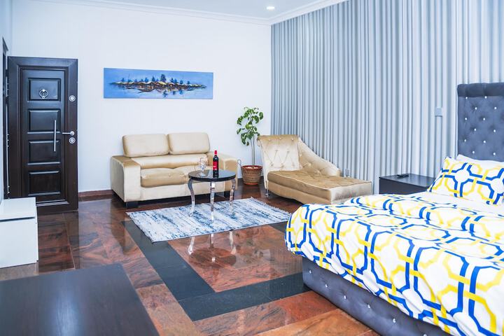 Room 9 of 21