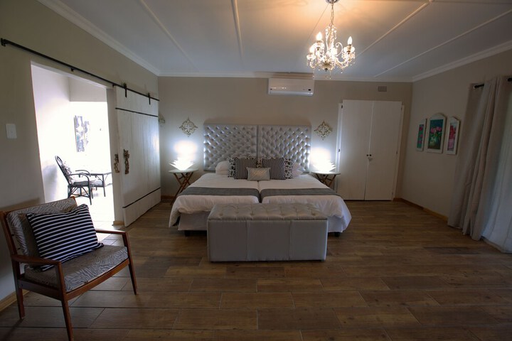 Room 9 of 31