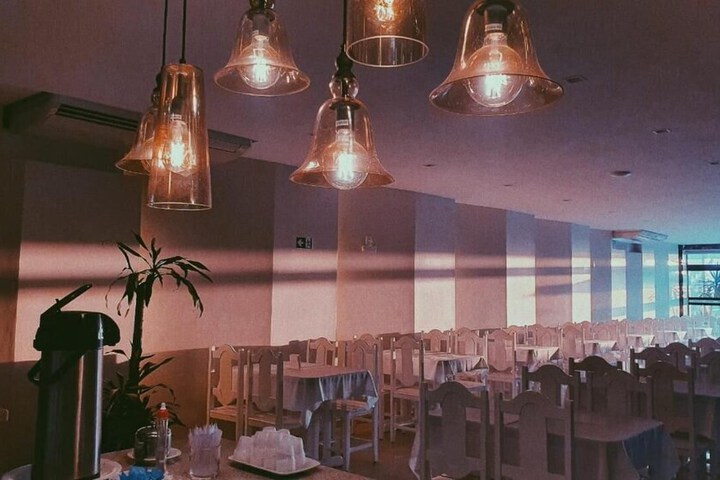 Dining 45 of 59