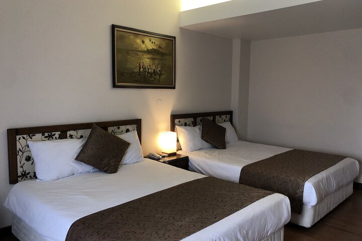 Room 3 of 40