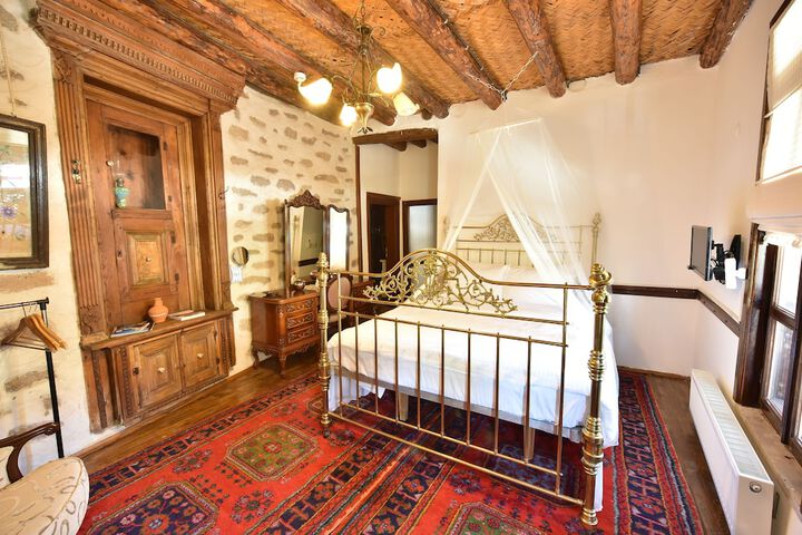 Room 7 of 25