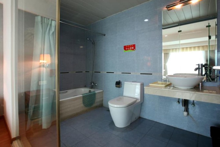 Room 12 of 14