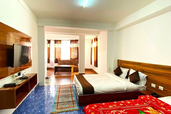 Room 13 of 24