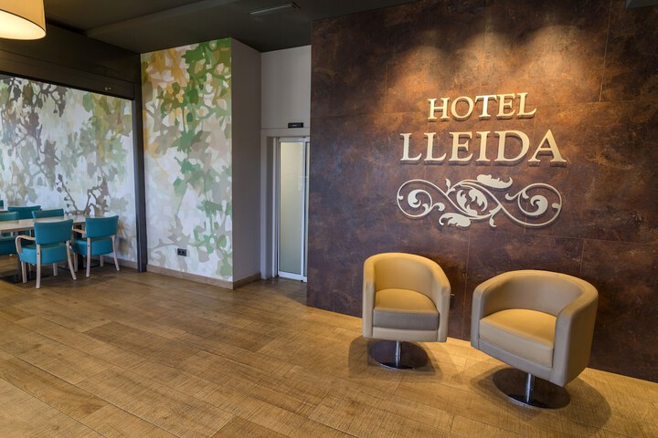 Hotel Interior 4 of 35