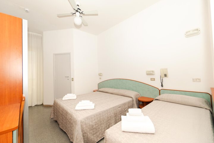 Room 16 of 26