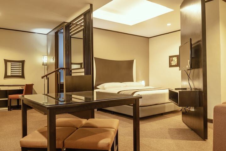 Room 27 of 49