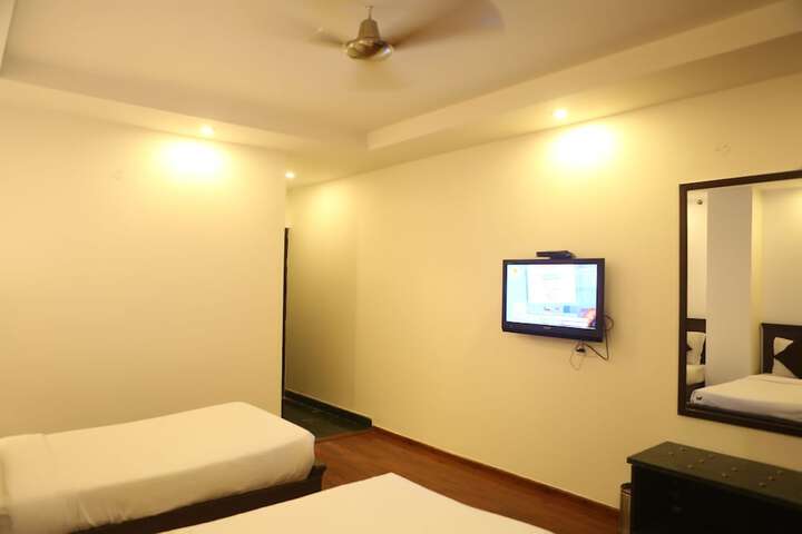 Room 8 of 37