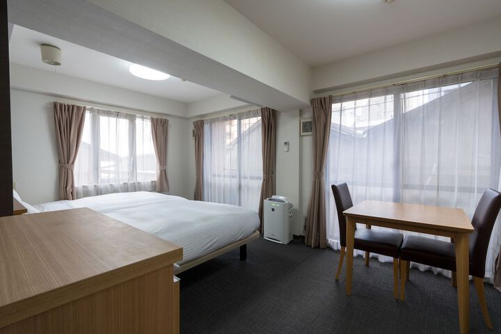 Room 16 of 53