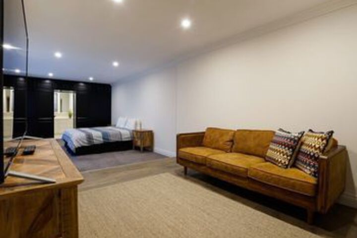 Room 18 of 22