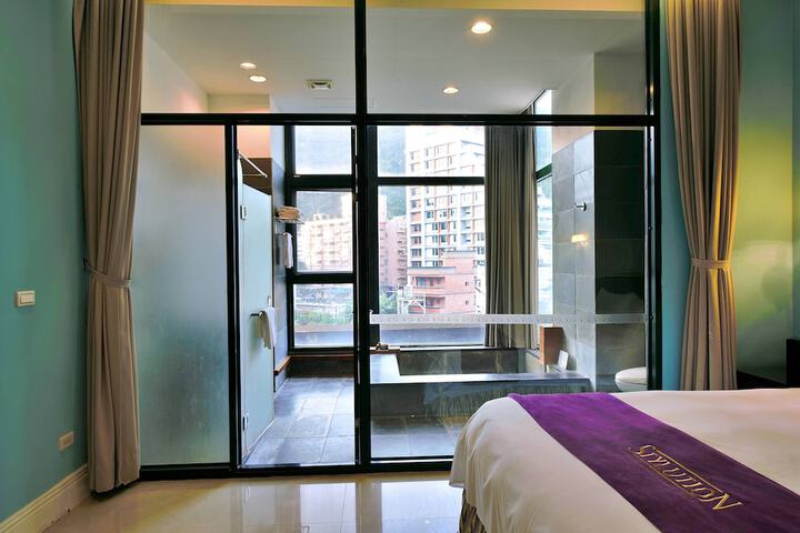 Room 5 of 51