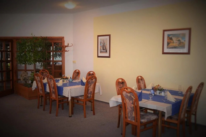 Dining 14 of 14