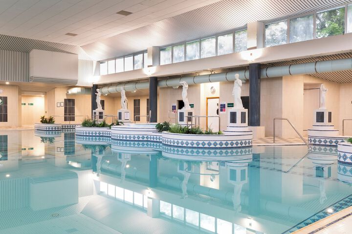 Pool Hotel