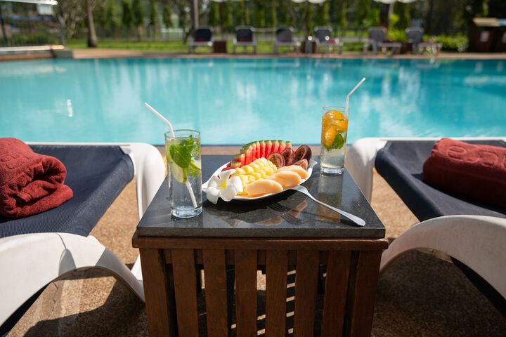 Hotel with Pool