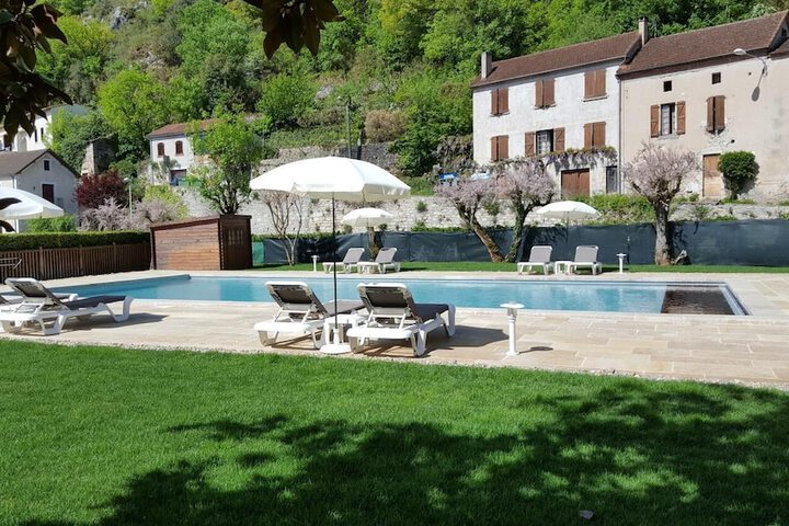 Pool 27 of 46