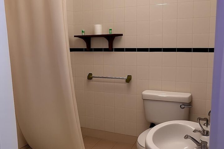 Room 26 of 33