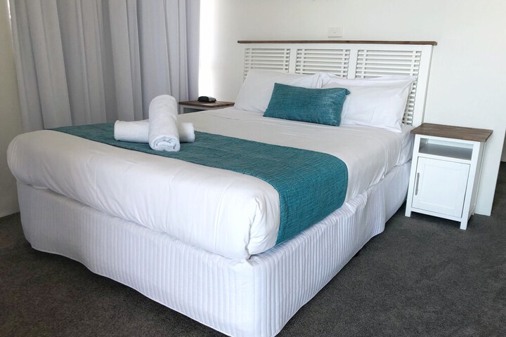 Room 3 of 54