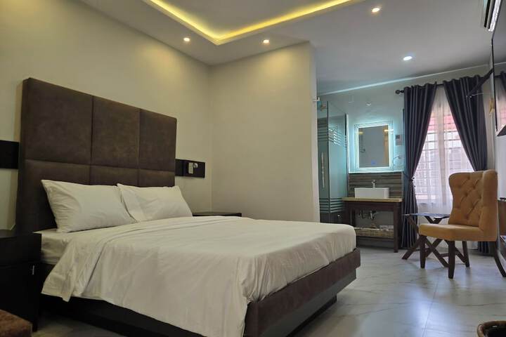 Room 20 of 32