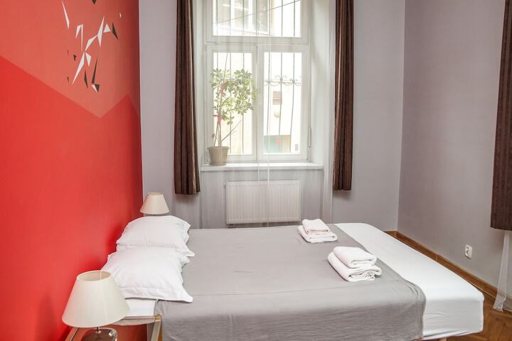 Room 4 of 58