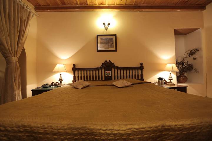 Room 7 of 16