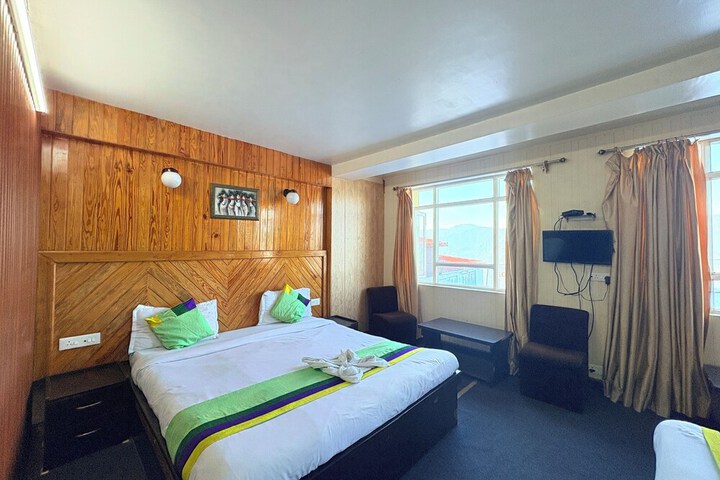 Room 10 of 43