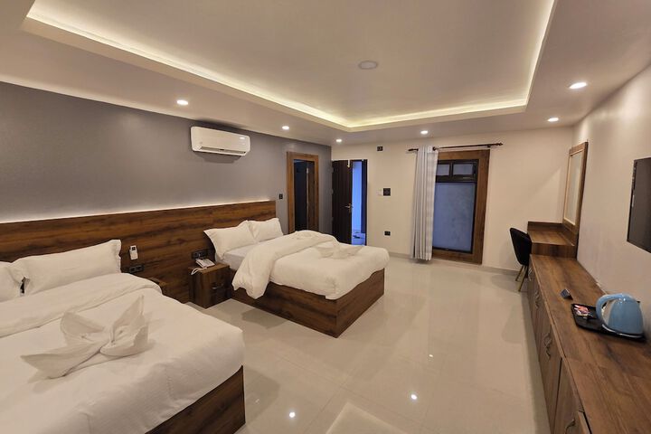 Room 5 of 19