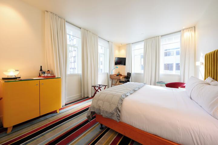 Room 28 of 68