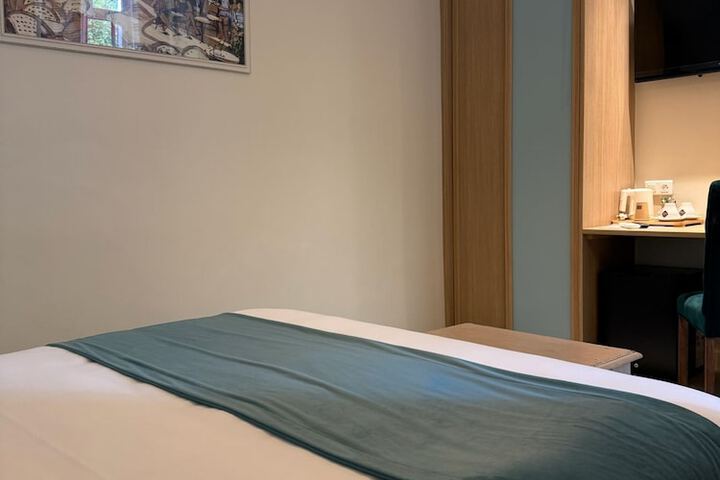 Room 64 of 136