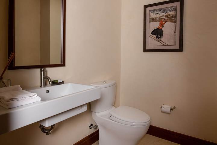 Room 102 of 158