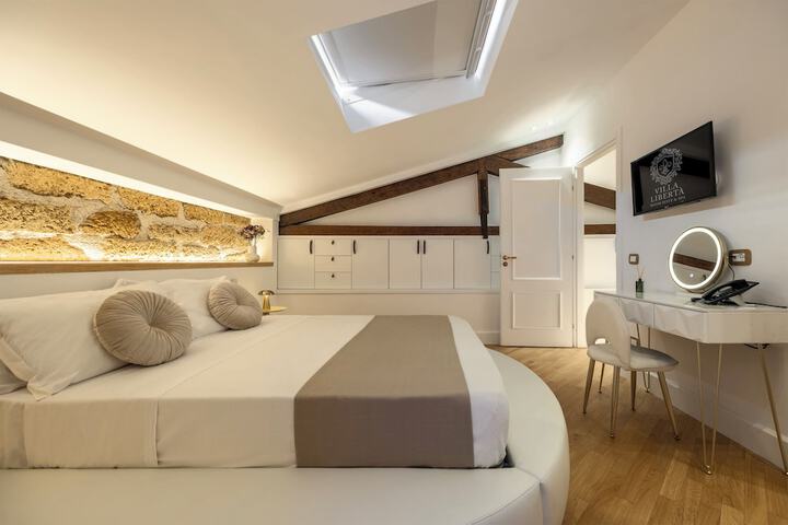 Room 71 of 178