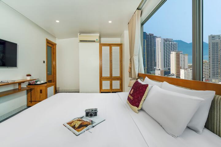 Room 8 of 47