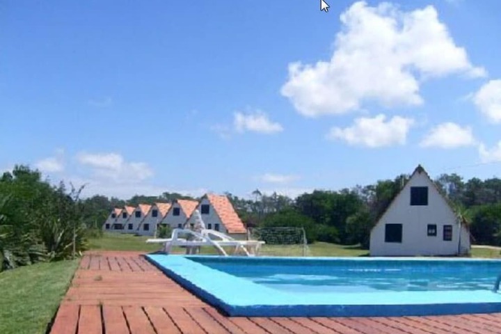 Pool 11 of 16