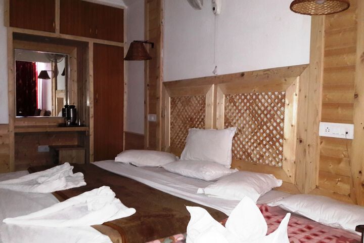 Room 12 of 50
