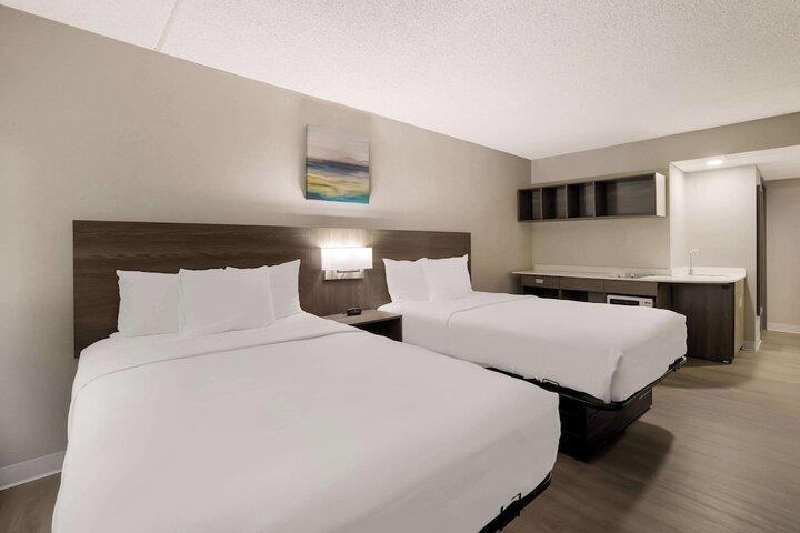 2 Double Beds (3 of 10)